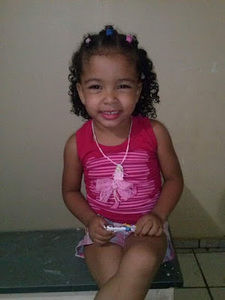 Meet your Posher, Ester hana teles